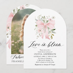 Invitación El amor floral rosado en la ducha de novias en el 