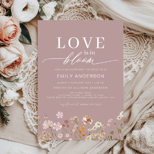 Invitación El amor rosado en la ducha de flores silvestres en