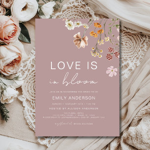 Invitación El amor rosado en la ducha de flores silvestres en
