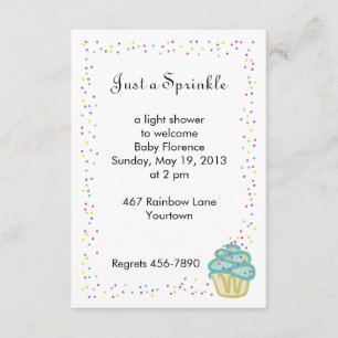 Invitación El bebé asperja la magdalena del azul de la