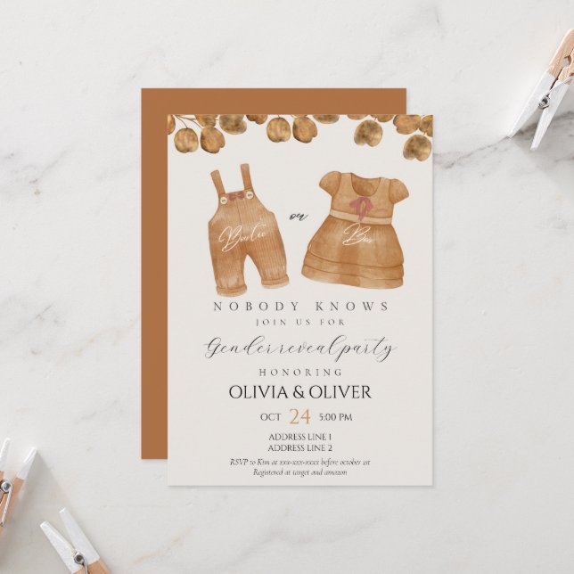 Invitación El género de la ropa de bebé divertida revela (Anverso/Reverso In Situ)