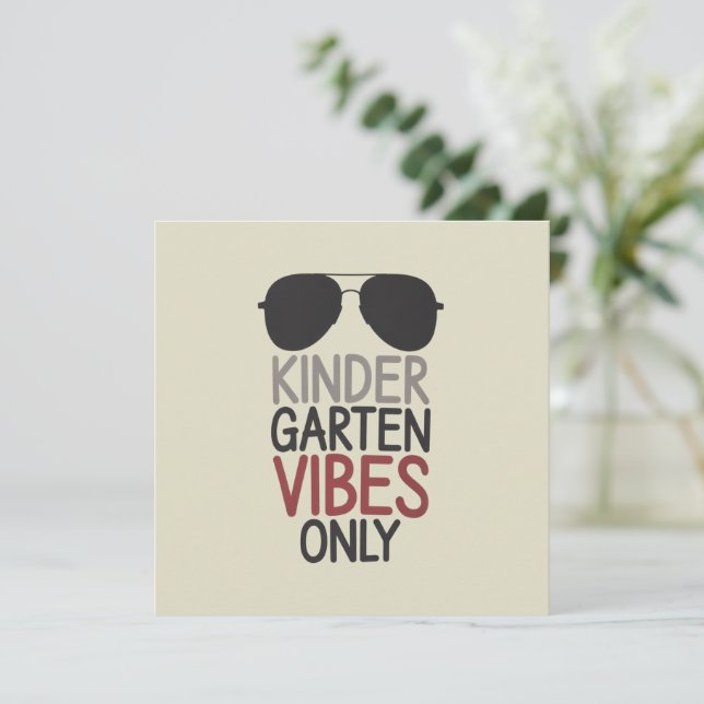 Invitación El jardín de infancia vuelve a la escuela (Anverso de pie)