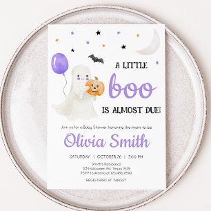 Invitación El morado pequeño botín casi se debe a Baby Shower