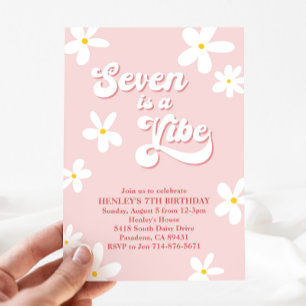 Invitación El Retro Rosa Daisy Seven Es Un Cumpleaños Vibrant