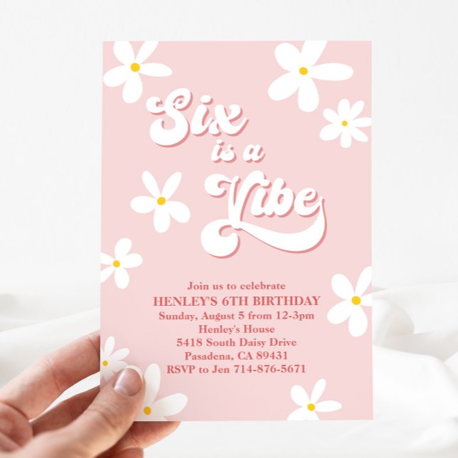 Invitación El Retro Rosa Daisy Six Es Un Cumpleaños Vibrante (Subido por el creador)