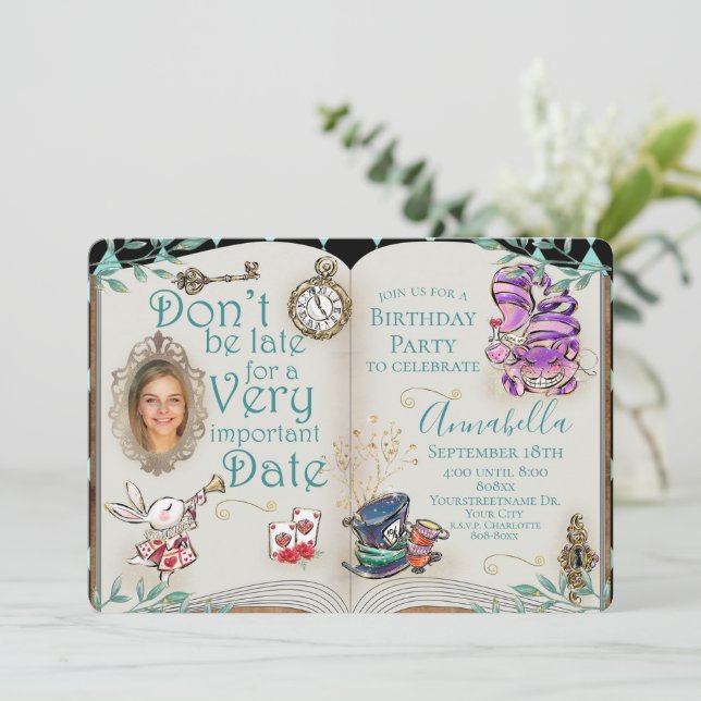 Invitación El tema del cuento de hadas: Alice in Wonderland P (Anverso de pie)