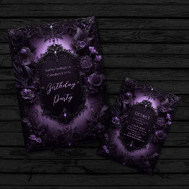 Invitación Elegancia gótica púrpura y cumpleaños negro