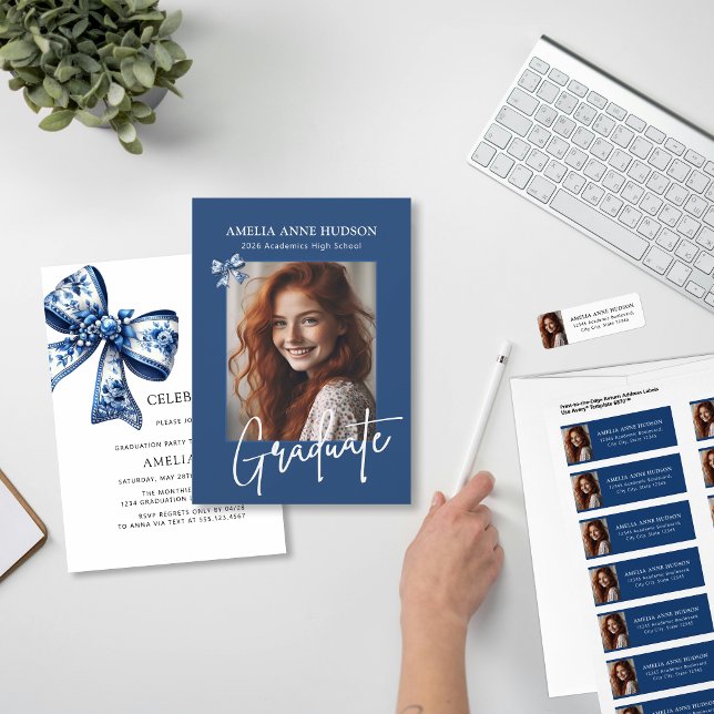 Invitación Elegant Blue Bow Photo 2026 Graduation Party (Subido por el creador)