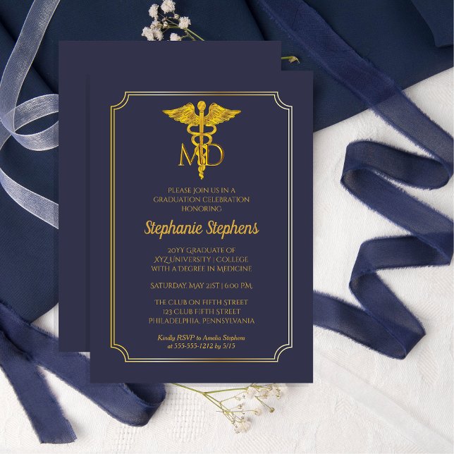 Invitación Elegant Blue | Gold MD Physician Graduation Party (Elegant Blue and Gold-Toned  "MD" Physician Formal Graduation Party Invitation)