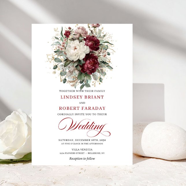 Invitación Elegant Burgundy and White Flowers Wedding Invite (Elegant Burgundy and White Flowers Wedding Invitation)
