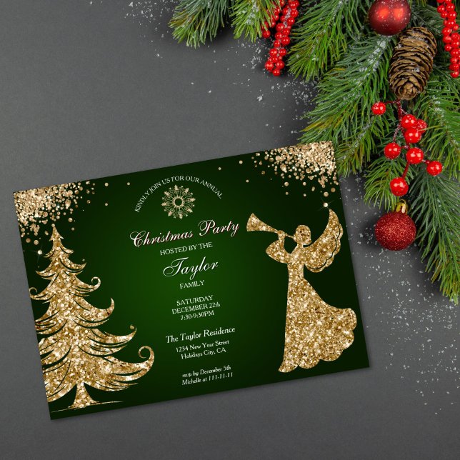 Invitación Elegant Classic Angel Christmas Dinner Party (gold glitter trumpet angel Christmas party invitation with green background)