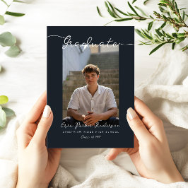 Invitación Elegant Dark Blue Graduate Announcement with Photo