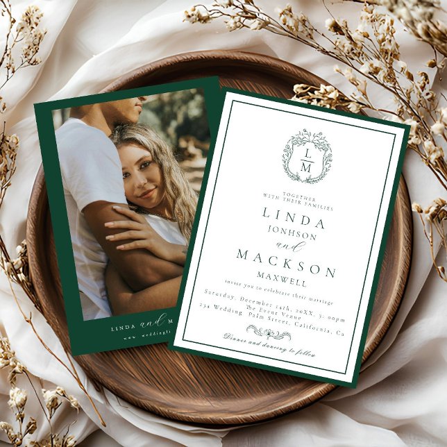 Invitación Elegant Navy Blue botanical crest monogram wedding (Subido por el creador)