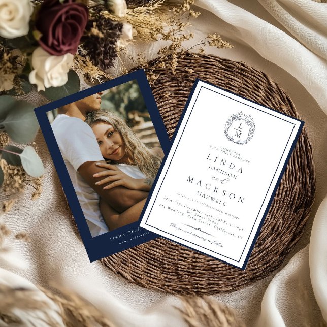Invitación Elegant Navy Blue botanical crest monogram wedding (Subido por el creador)