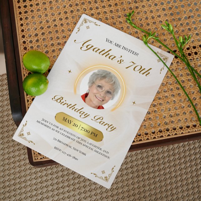 Invitación Elegant White And Gold Classic Birthday Party (Subido por el creador)