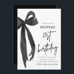 Invitación Elegante acuarela Black Bow Fiesta de cumpleaños 2<br><div class="desc">¡Celebra el haber cumplido 21 con estilo con estas modas y sofisticadas invitaciones! 🎀 Con un minimalista diseño de color de arco negro, estas elegantes invitaciones marcan el tono para una glamorosa e inolvidable celebración de cumpleaños. Perfectas para una coqueta, una corbata negra o una moderna velada, le dan un...</div>