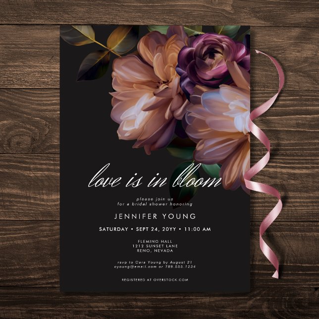 Invitación Elegante Amor Floral Negro Moody En La Ducha De Bl (Elegant Black Moody Floral Love In Bloom Shower Invitation)