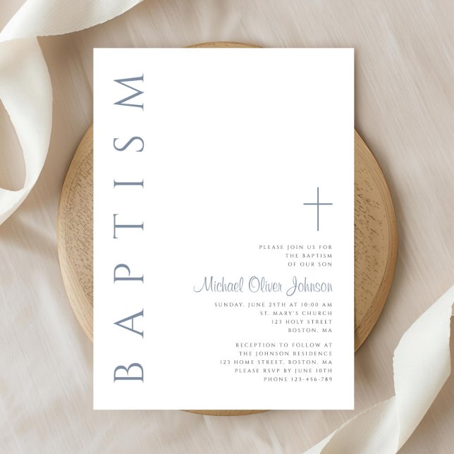 Invitación Elegante Baptismo de cruz de guion azul turbio (Elegant Dusty Blue Script Cross Baptism Invitation)