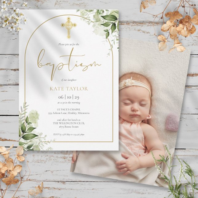 Invitación Elegante Baptismo de fotografía floral con arcos d (Elegant Gold Arch Greenery Floral Photo Baptism Invitation)