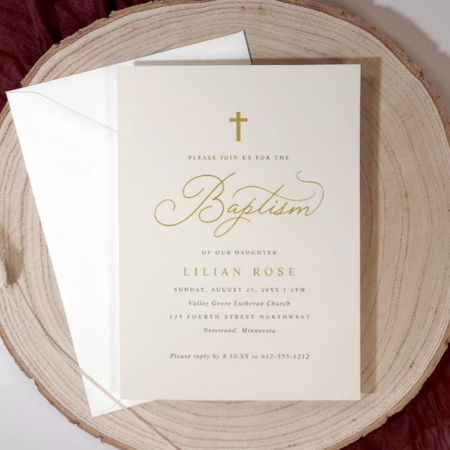 Invitación Elegante bautismo Beige Champagne Script Cross (Light beige baptism invitation with gold cross and script—timeless and personalized.)
