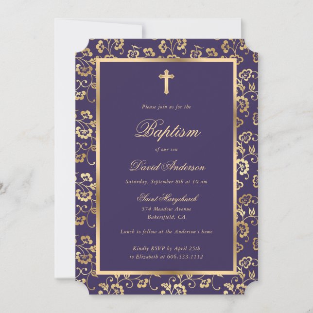 Invitación Elegante bautismo floral violeta con cruz de oro (Anverso)