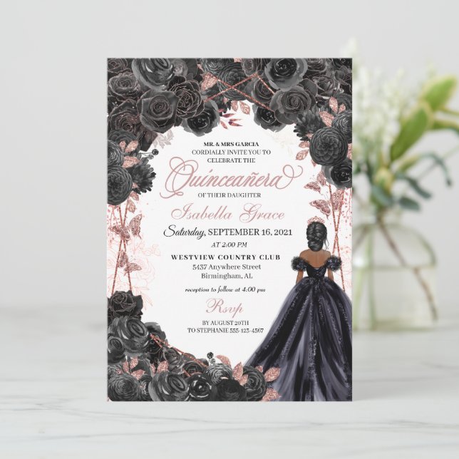 Invitación Elegante Black y Rosa Gold Floral Quinceanera Inv (Anverso de pie)