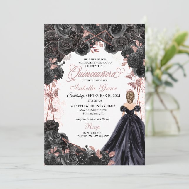 Invitación Elegante Black y Rosa Gold Floral Quinceanera Inv (Anverso de pie)