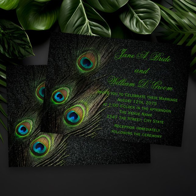 Invitación Elegante Boda Black Green Gold Peacock (Elegant peacock wedding invitations with colorful peacock feathers on a dark background.)