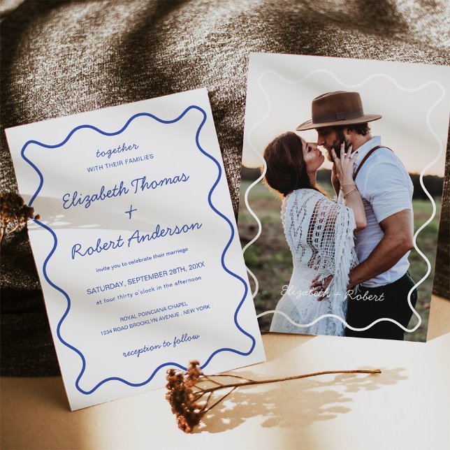 Invitación Elegante Boda de curva ondulada con foto (Celebrate your special day with these elegant wavy curve wedding invitations.)
