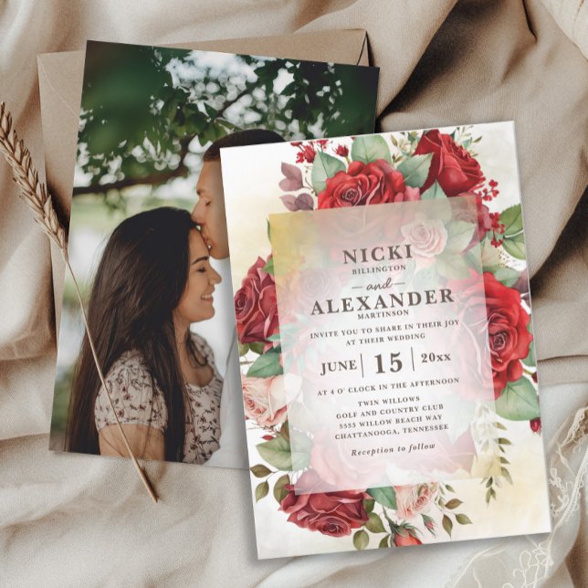 Invitación Elegante Boda de fotos de rosas rojas (Elegant red roses wedding invitation with an engagement photo on the back.)