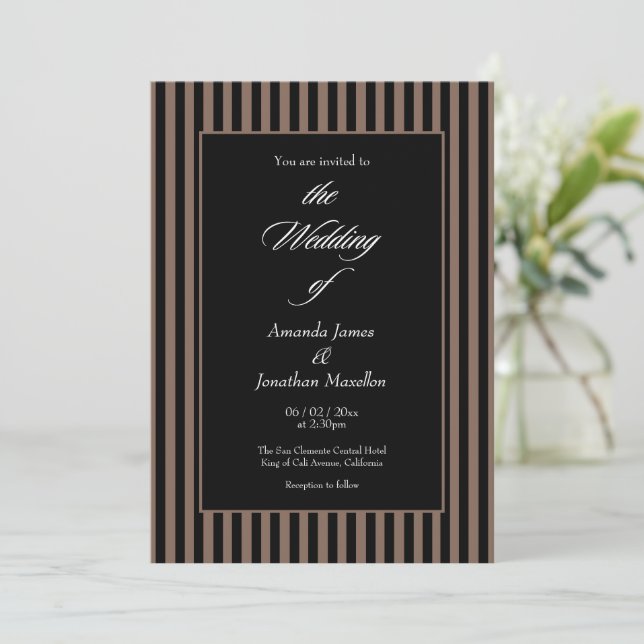 Invitación Elegante Boda de franjas verticales negro y marrón (Anverso de pie)