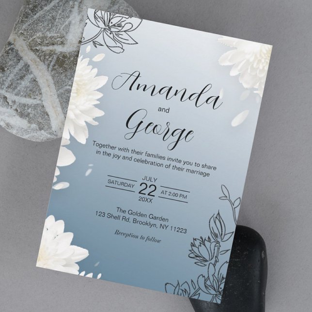 Invitación Elegante Boda Dusty Blue Floral (Elevate your special day with this captivating floral dusty-blue wedding invitation.)