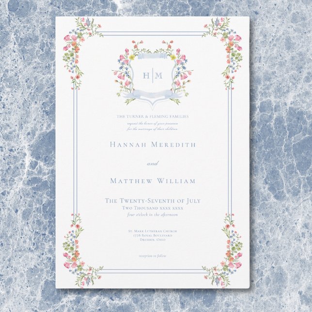 Invitación Elegante Boda Escudo de Flor Silvestre Dusty Blue  (Elegant Dusty Blue Pastel Wildflower Crest Wedding Invitation)