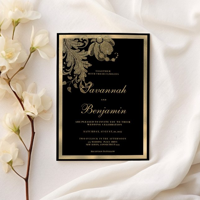 Invitación Elegante boda floral de encaje dorado negro elegan (Elegant classy black gold lace floral wedding)