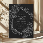 Invitación Elegante Boda floral geométrico negro y blanco<br><div class="desc">Los colores elegantes y el diseño geométrico hacen que esta invitación sea impresionante. Este diseño presenta un espectacular fondo negro,  un bonito bosquejo floral de línea botánica dibujado y una tipografía personalizado con un borde geométrico en la parte delantera. El reverso cuenta con un bonito tapiz floral.</div>