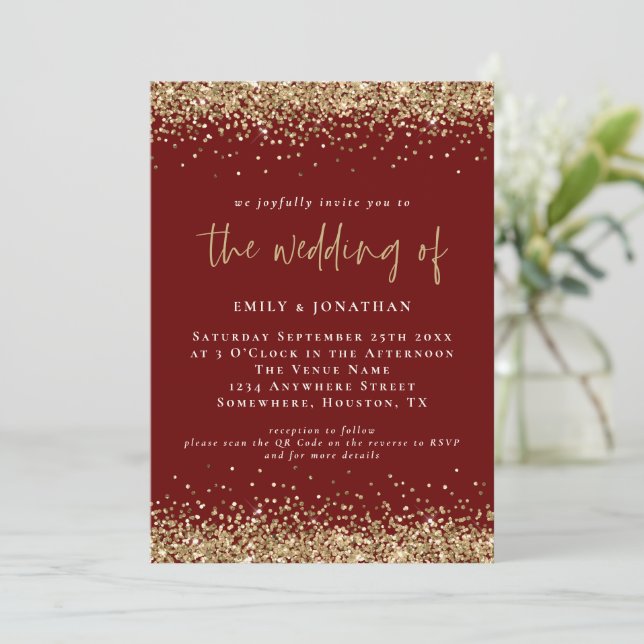 Invitación Elegante Boda Purpurina QR Burgundy Gold (Anverso de pie)
