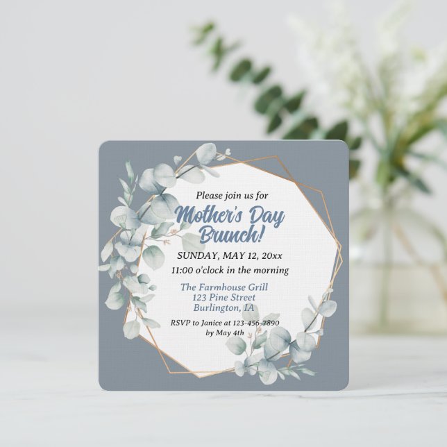 Invitación Elegante brunch del Día de la Madre con una flor a (Anverso de pie)