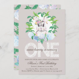 Invitación Elegante Bunny Floral Wreath primer cumpleaños