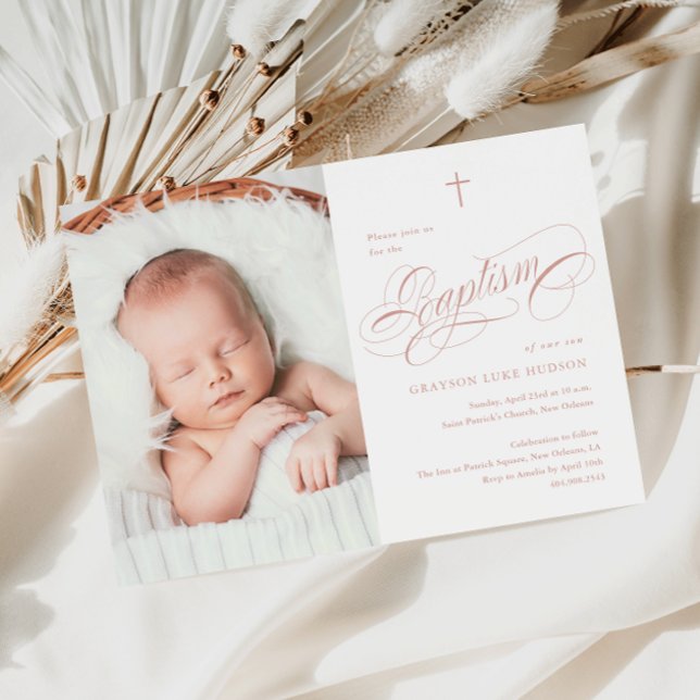 Invitación Elegante caligrafía Chicas rosados y polvorientos  (Elegant calligraphy dusty pink baby photo girls baptism invitation.)