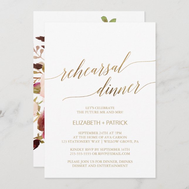Invitación Elegante caligrafía de oro | Cena de ensayo floral (Anverso / Reverso)