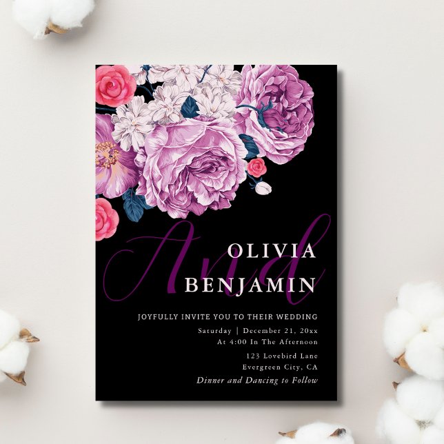 Invitación Elegante caligrafía violeta Rosa Boda negro (Elegant Violet Rose Calligraphy Black Wedding Invitation)