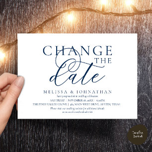Invitación Elegante cambio de fecha de boda tipográfica chic