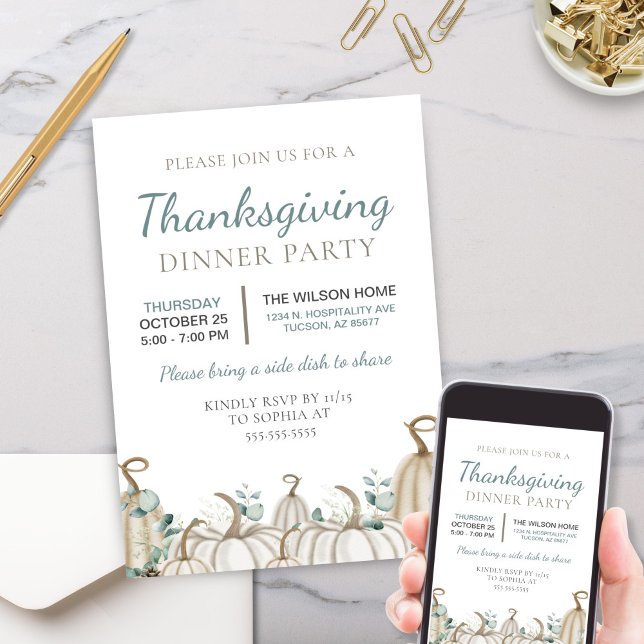 Invitación Elegante Cena de Acción de Gracias de Otoño Neutra (Neutral White Pumpkins Fall Autumn Thanksgiving Dinner Party Invitations with Cream Beige Greenery)