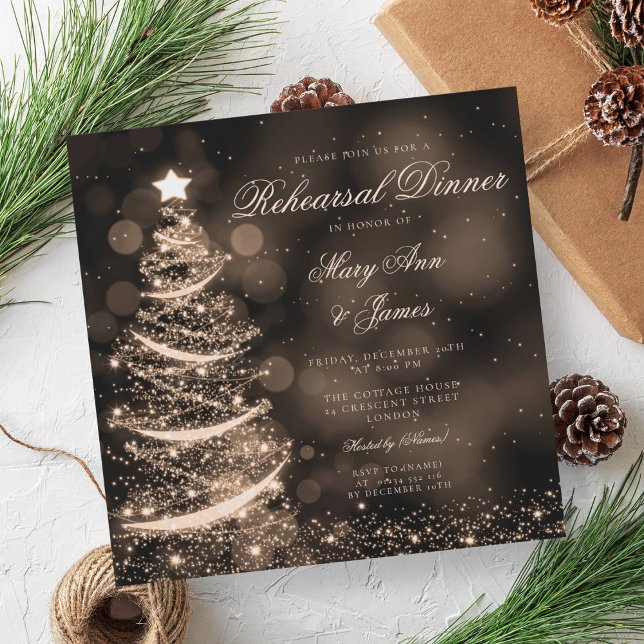 Invitación Elegante cena de Navidades negros y dorados (Elegant Black & Gold Christmas Rehearsal Dinner Invitation)
