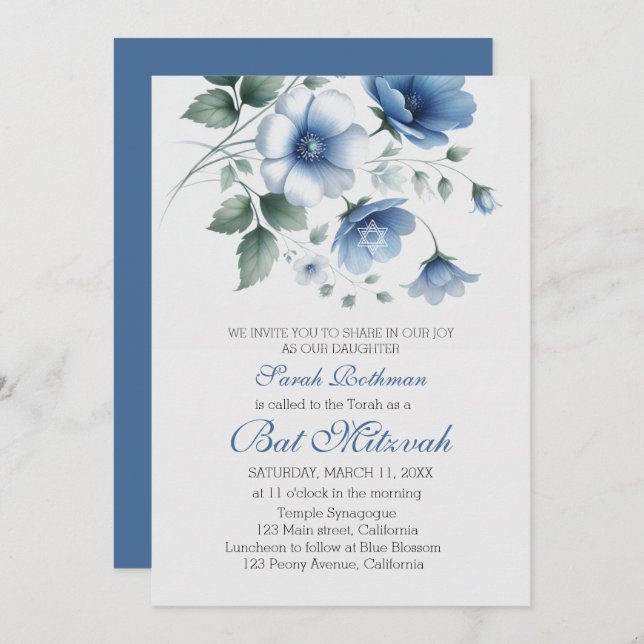Invitación Elegante Chica Floral Azul Bat Mitzvah (Anverso / Reverso)