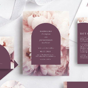 Invitación Elegante clásico Regal Purple Peonies Arch Boda