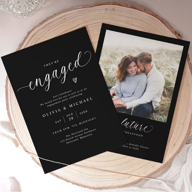 Invitación Elegante Compromiso Moderno Fiesta de Compromiso N (Modern black engagement party invitation with elegant white script and minimalist with photo.)