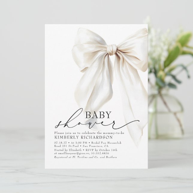Invitación Elegante crema de Moda Baby Shower Bow blanco (Anverso de pie)