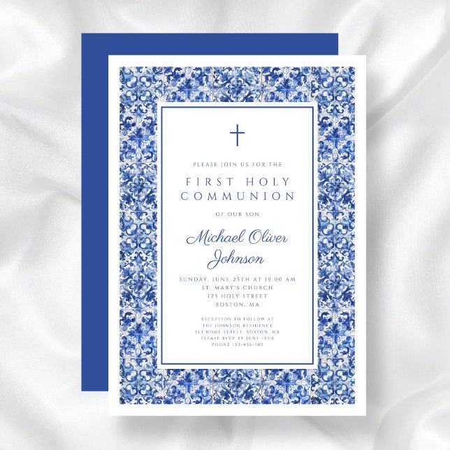 Invitación Elegante Cross Blue Tiles Boy Primera Comunión (Elegant Cross Blue Tiles Boy First Communion Invitation)