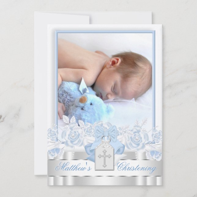 Invitación Elegante cruz blanca foto azul bebé (Anverso)